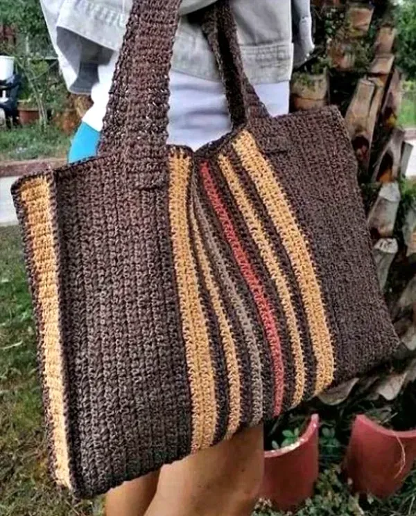 Como um Ponto Simples Faz Maravilhas: Bolsas de Crochê Feitas em Ponto Baixo