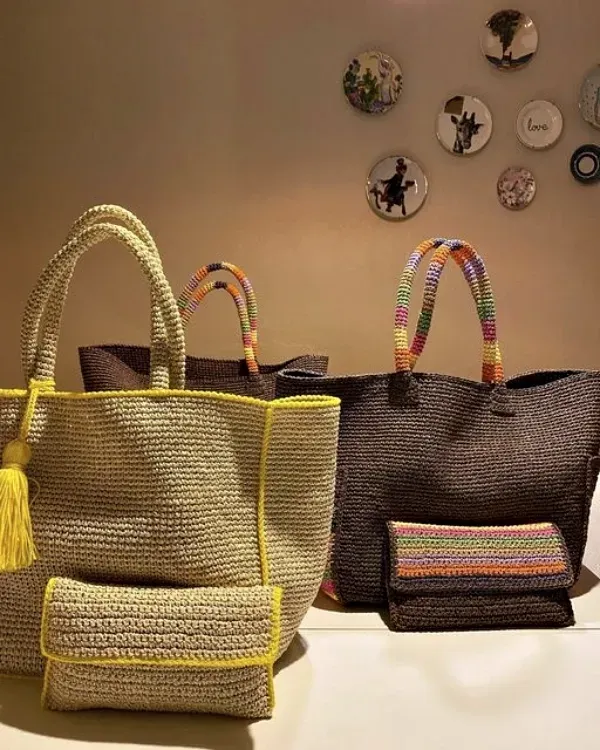 Como um Ponto Simples Faz Maravilhas: Bolsas de Crochê Feitas em Ponto Baixo