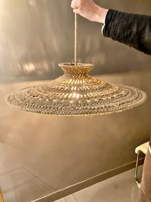 Artesanato na Decoração: Luminárias em Crochê que Transformam Ambientes com Efeito e Originalidade