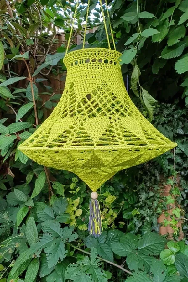 Artesanato na Decoração: Luminárias em Crochê que Transformam Ambientes com Efeito e Originalidade