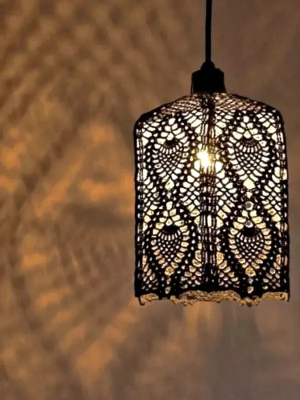 Artesanato na Decoração: Luminárias em Crochê que Transformam Ambientes com Efeito e Originalidade