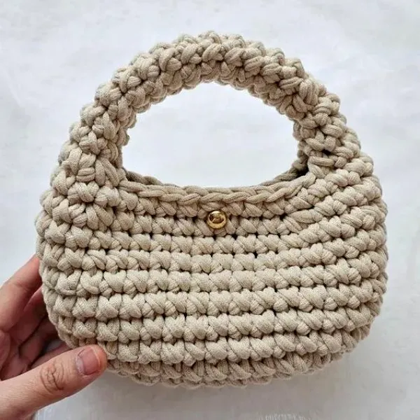 Tendência das Bolsas Artesanais: +21 Modelos de Bolsas de Crochê em Fio de Malha