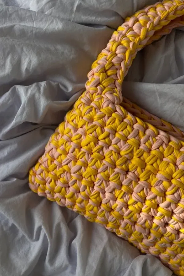 Tendência das Bolsas Artesanais: +21 Modelos de Bolsas de Crochê em Fio de Malha