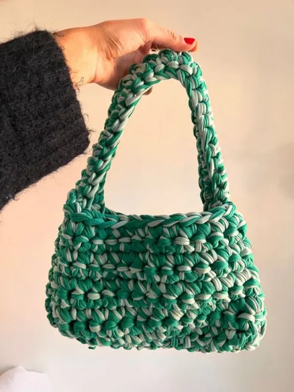 Tendência das Bolsas Artesanais: +21 Modelos de Bolsas de Crochê em Fio de Malha