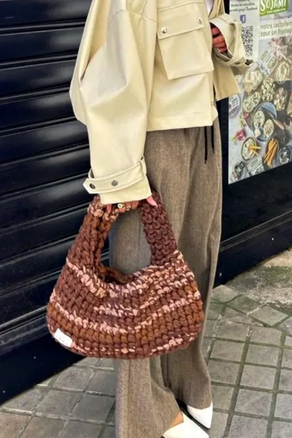 Tendência das Bolsas Artesanais: +21 Modelos de Bolsas de Crochê em Fio de Malha