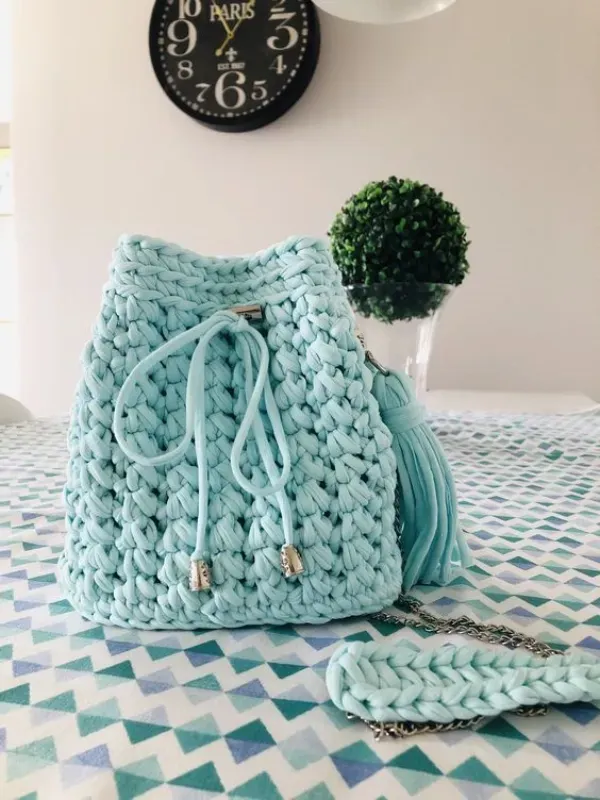 Tendência das Bolsas Artesanais: +21 Modelos de Bolsas de Crochê em Fio de Malha
