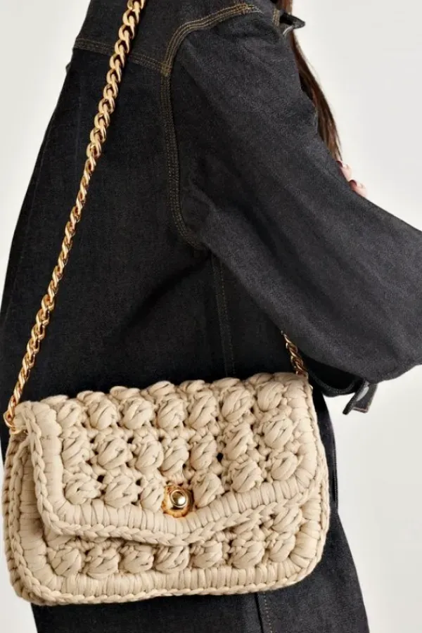 Artesanato na Moda: Inspirações de Bolsas de Crochê em Fio de Malha com Estilo e Versatilidade
