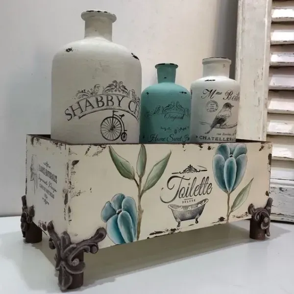 Decoupage Criativa: Dê Vida Nova a Móveis e Objetos
