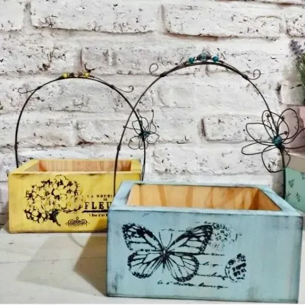 Decoupage Criativa: Dê Vida Nova a Móveis e Objetos