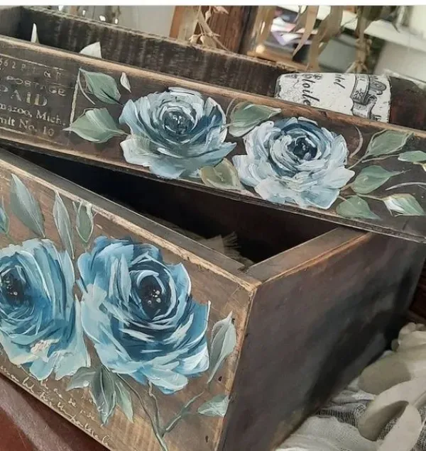 Decoupage Criativa: Dê Vida Nova a Móveis e Objetos