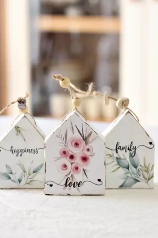Decoupage Criativa: Dê Vida Nova a Móveis e Objetos