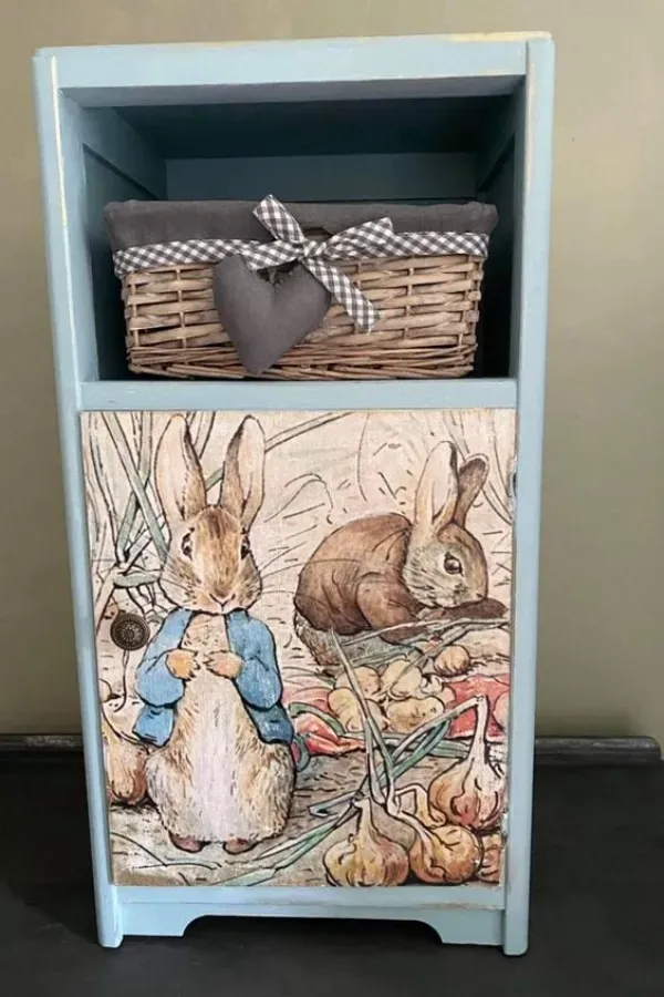 Decoupage Criativa: Dê Vida Nova a Móveis e Objetos