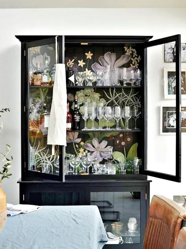 Decoupage Criativa: Dê Vida Nova a Móveis e Objetos