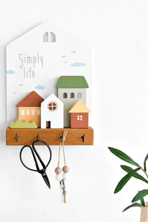 Estilo e Ordem: Faça Você Mesmo seu Cabideiro e Porta-Chaves com Estas Ideias Criativas