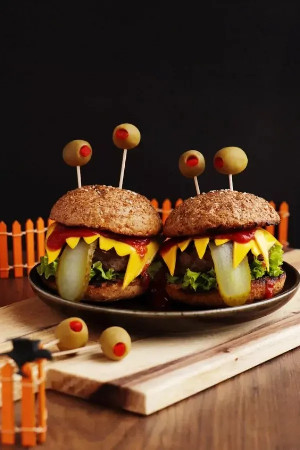 Decoração Fácil de Halloween e Ideias de Comidas Assustadoramente Divertidas