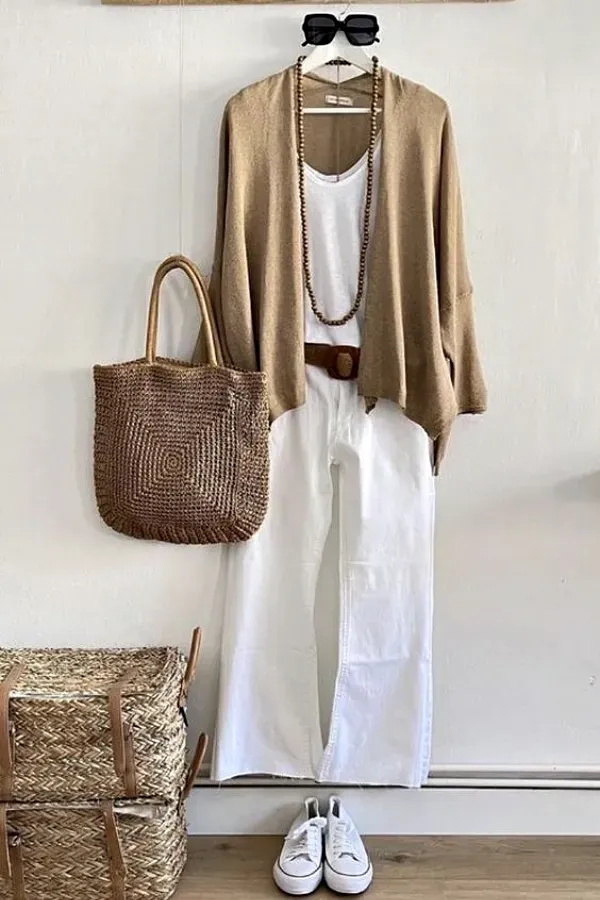 Inspirações de Estilo: Looks com Calça Branca para a Terceira Idade