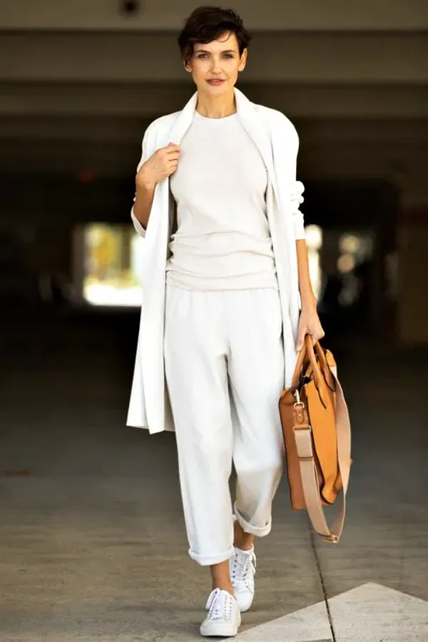 Inspirações de Estilo: Looks com Calça Branca para a Terceira Idade