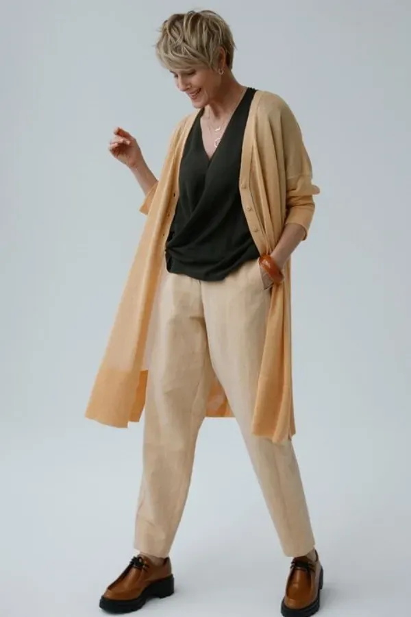 Moda para Senhoras com Elegância e Conforto: Dicas de Blusas, Calças e Saias