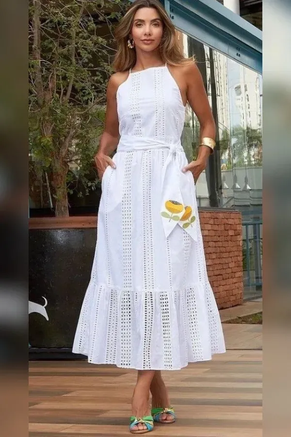 Brilhe no Réveillon: Inspirações de Looks Brancos para Arrasar na Praia! Usar o branco remete à pureza, paz, renovação e esperança.