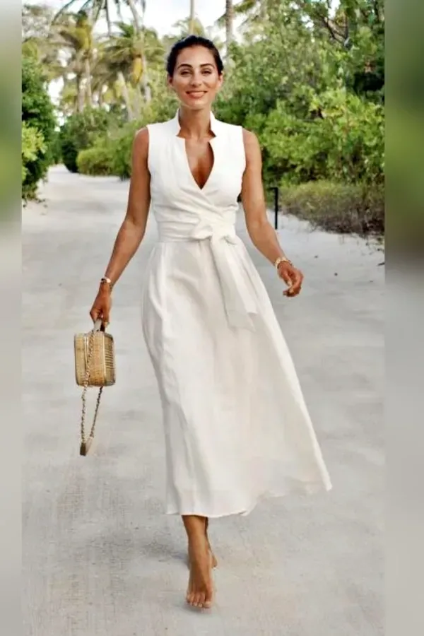 Brilhe no Réveillon: Inspirações de Looks Brancos para Arrasar na Praia! Usar o branco remete à pureza, paz, renovação e esperança.