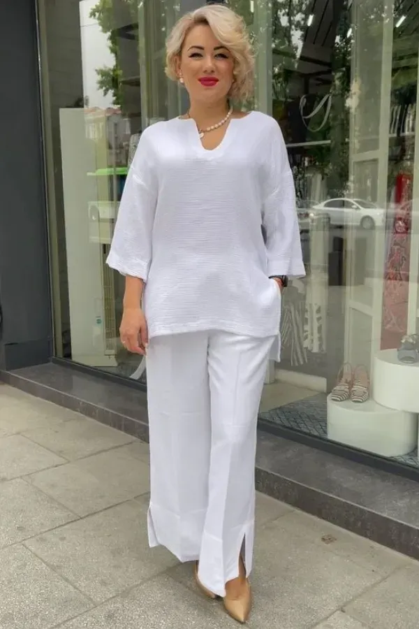 Brilhe no Réveillon: Inspirações de Looks Brancos para Arrasar na Praia! Usar o branco remete à pureza, paz, renovação e esperança.