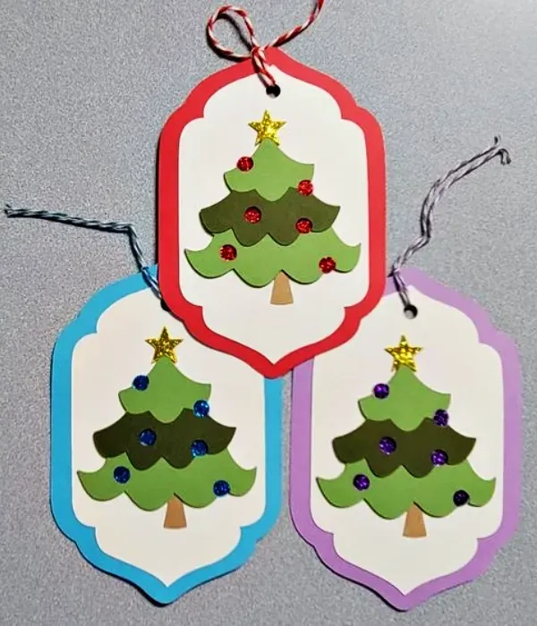 Ideias Encantadoras de Tags e Cartões DIY para o Natal, compartilhando presentes únicos. Mergulhe nesta magia do artesanato natalino.