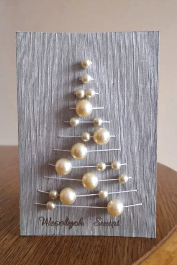 Ideias Encantadoras de Tags e Cartões DIY para o Natal, compartilhando presentes únicos. Mergulhe nesta magia do artesanato natalino.