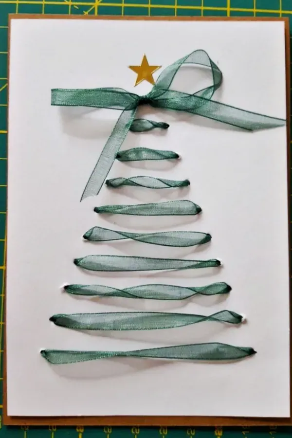 Ideias Encantadoras de Tags e Cartões DIY para o Natal, compartilhando presentes únicos. Mergulhe nesta magia do artesanato natalino.
