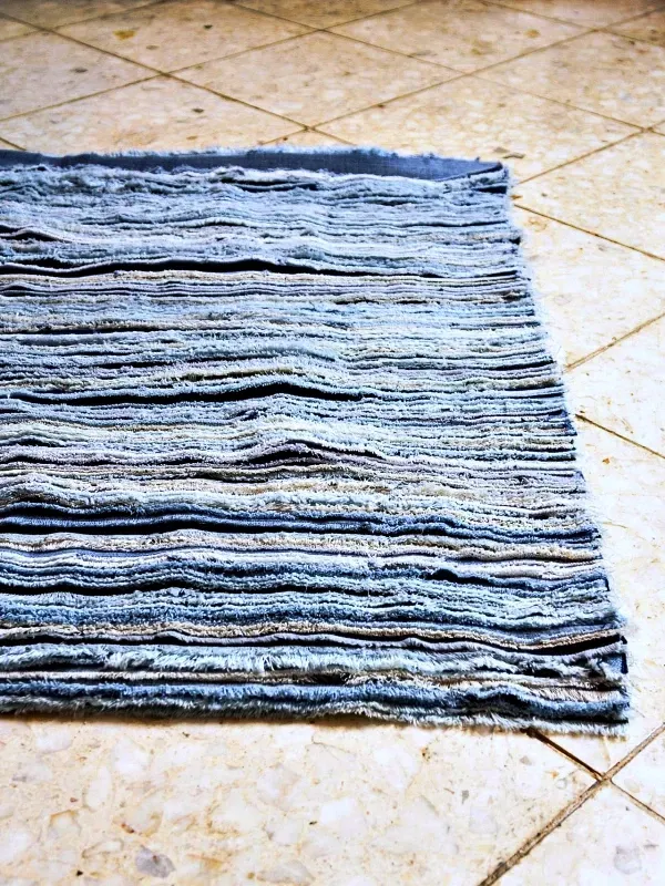 16 maneiras criativas de fazer tapetes usando jeans reciclado