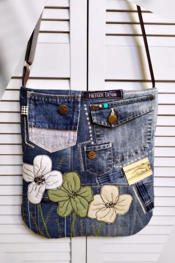 Calças de jeans velhas virando bolsas estilosas - recicle, reuse, refaça!
