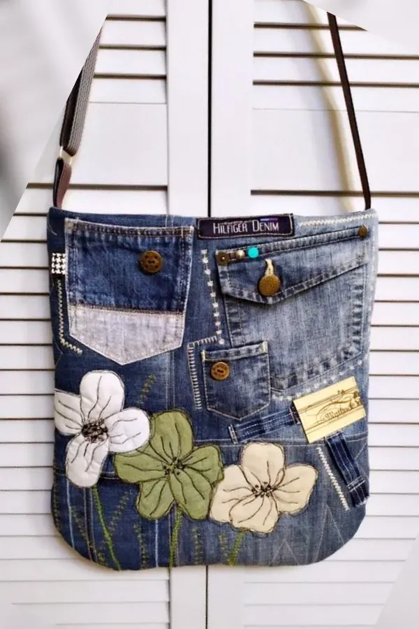 Calças de jeans velhas virando bolsas estilosas - recicle, reuse, refaça!