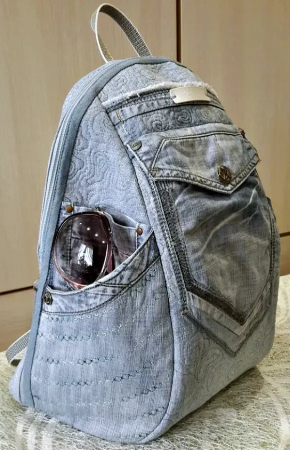 Calças de jeans velhas virando bolsas estilosas - recicle, reuse, refaça!