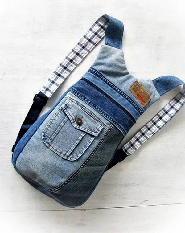 Calças de jeans velhas virando bolsas estilosas - recicle, reuse, refaça!