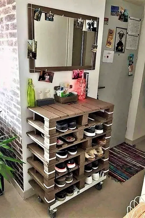 Ideias Criativas para Organizar sua Casa com Pallets - sapateira