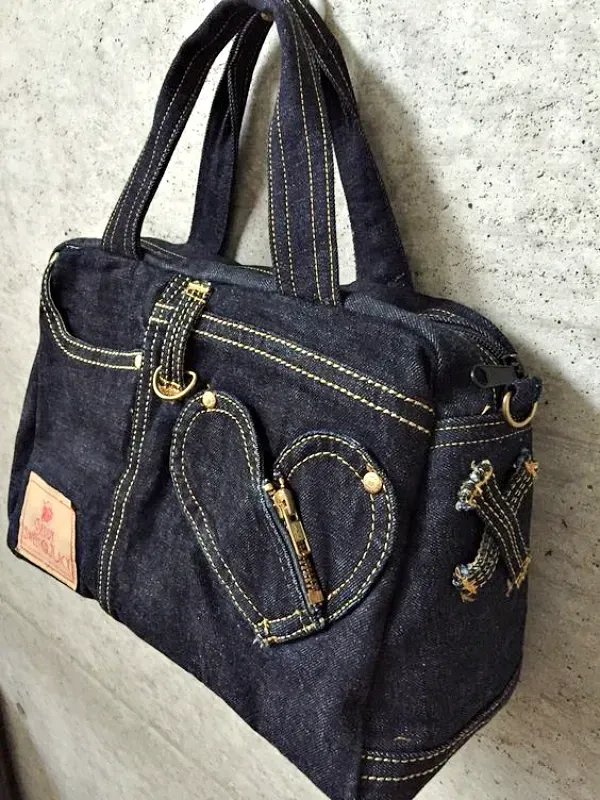Estilo e Sustentabilidade: 18 Ideias para Fazer Sua Bolsa com Jeans Reciclado