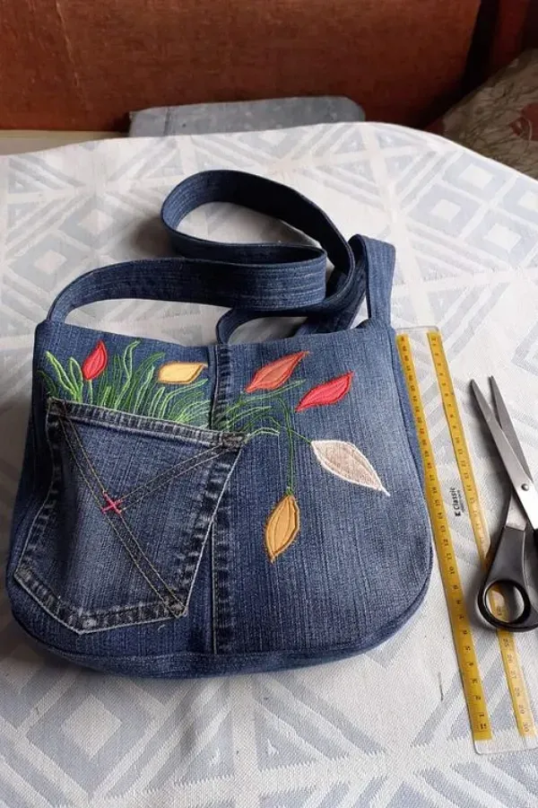 Estilo e Sustentabilidade: 18 Ideias para Fazer Sua Bolsa com Jeans Reciclado
