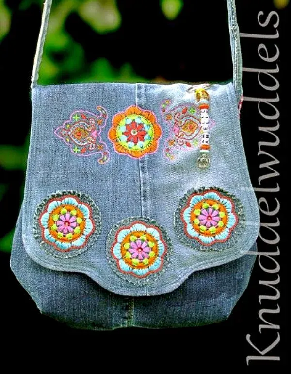 Estilo e Sustentabilidade: 18 Ideias para Fazer Sua Bolsa com Jeans Reciclado