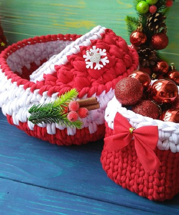 16 Ideais de cestos de Natal com fio de malha