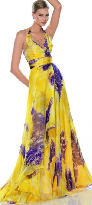 Vestido amarelo para festas de fim de ano