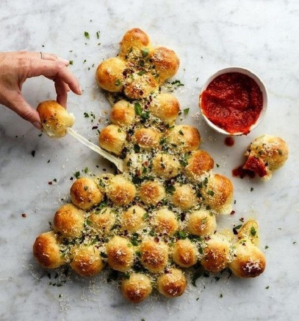 árvore de Natal comestível com pão de alho
