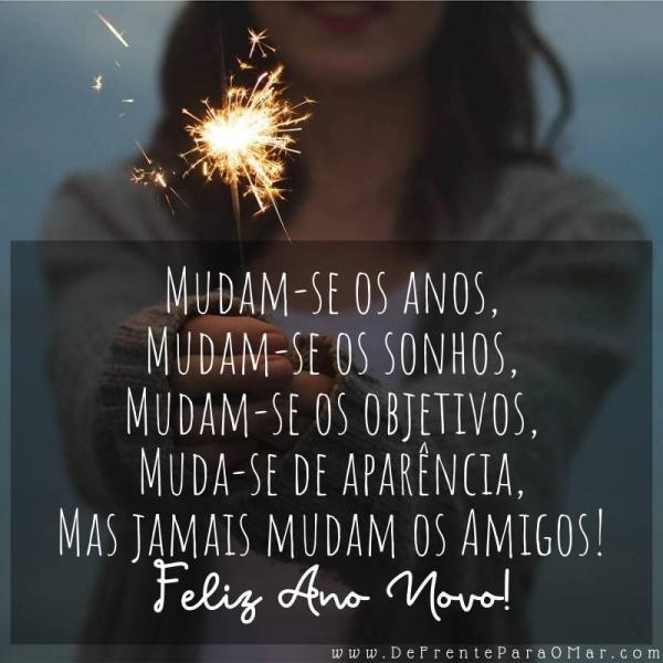 Lindos cartões com mensagem de Feliz Ano Novo para enviar