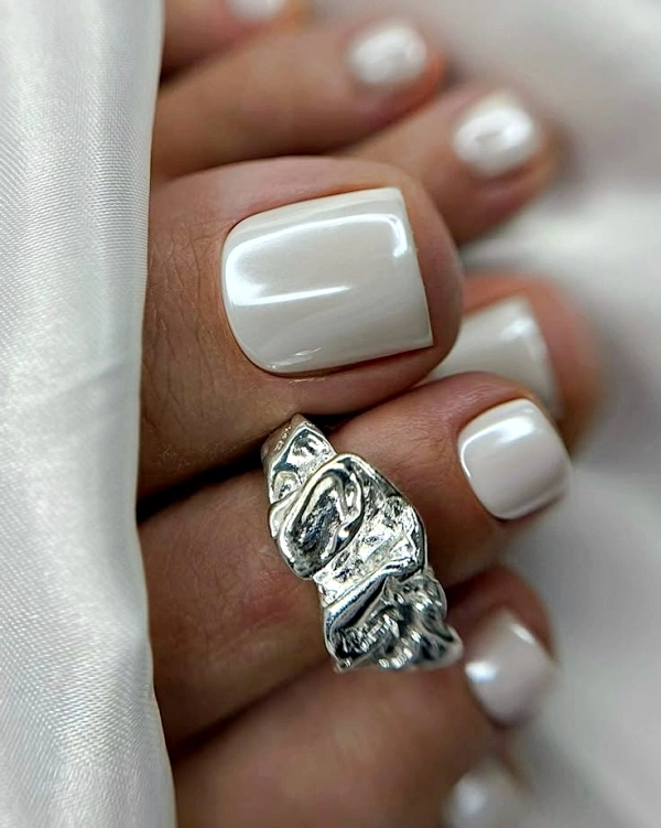 Unhas dos Pés Perfeitas: Cores de Esmaltes que Combinam com o Look do Verão