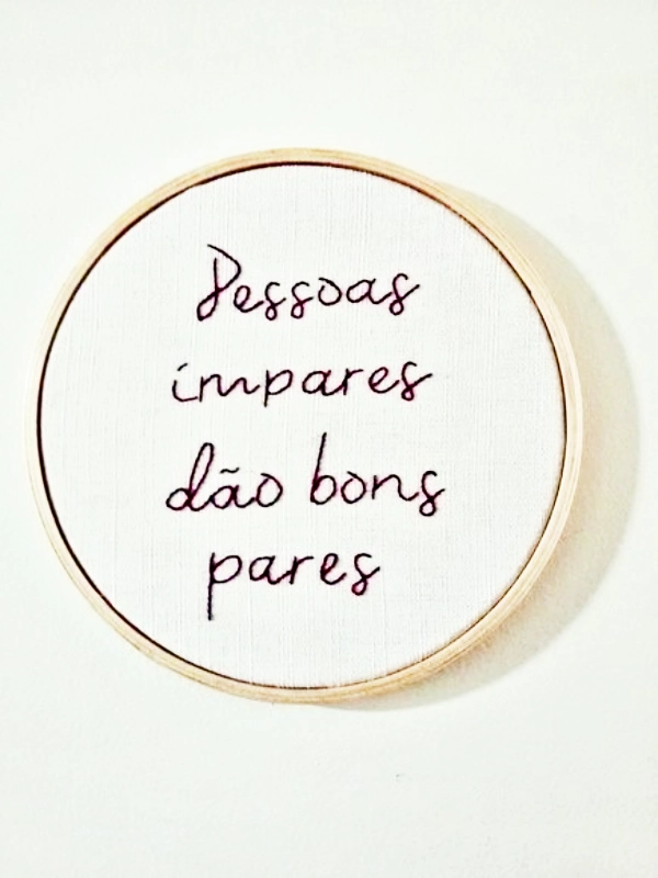 Mensagens Bordadas: Frases de Amor, Aconchego e Boas Vibrações
