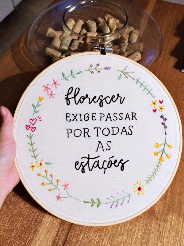 Mensagens Bordadas: Frases de Amor, Aconchego e Boas Vibrações