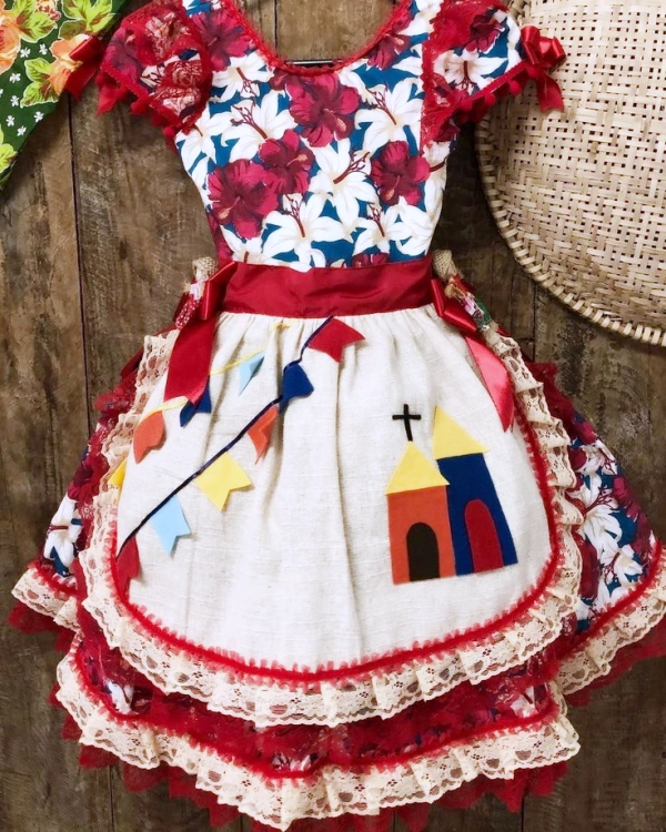 Inspirações de looks caipiras para brilhar na festa junina!