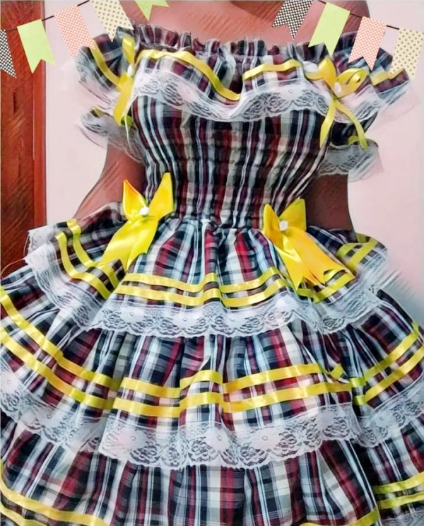 Inspirações de looks caipiras para brilhar na festa junina!