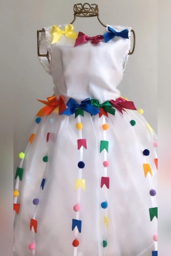 Inspirações de looks caipiras para brilhar na festa junina!
