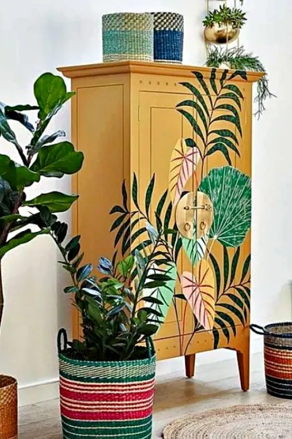 Móveis Renovados com Pintura à Mão: Ideias Criativas para Transformar Sua Decoração