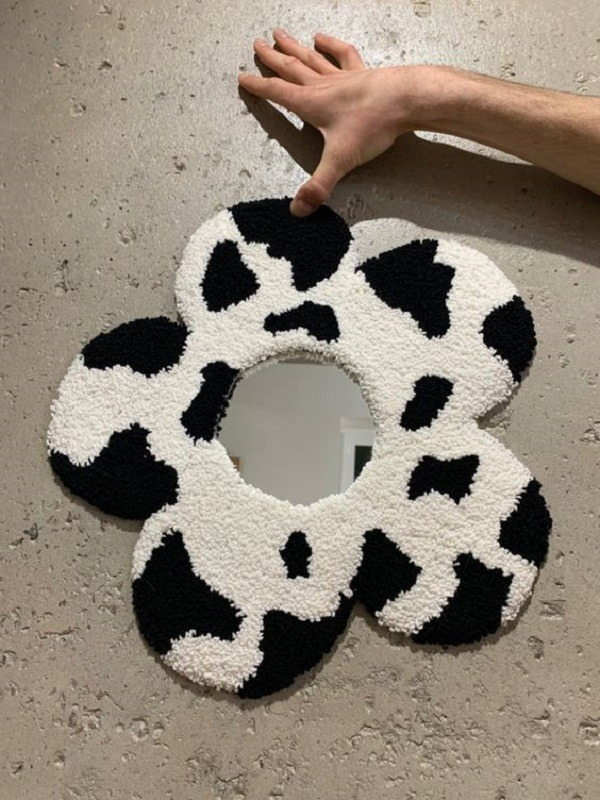 Espelho com bordado em ponto russo: charme artesanal na decoração