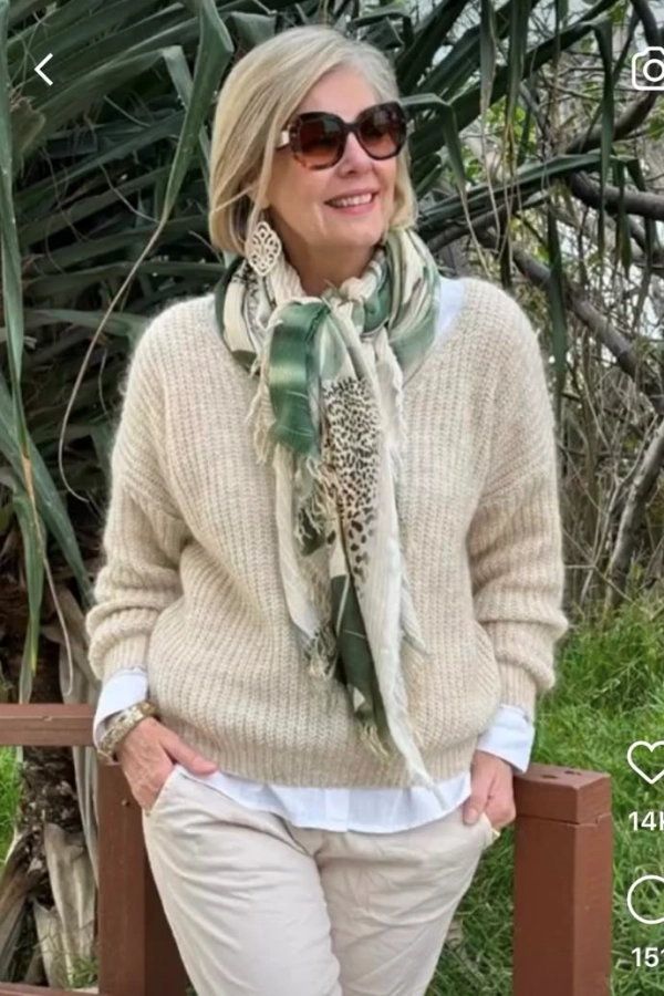 Moda Anti-Idade: 16 Looks Estilosos de Usar Echarpes no Inverno